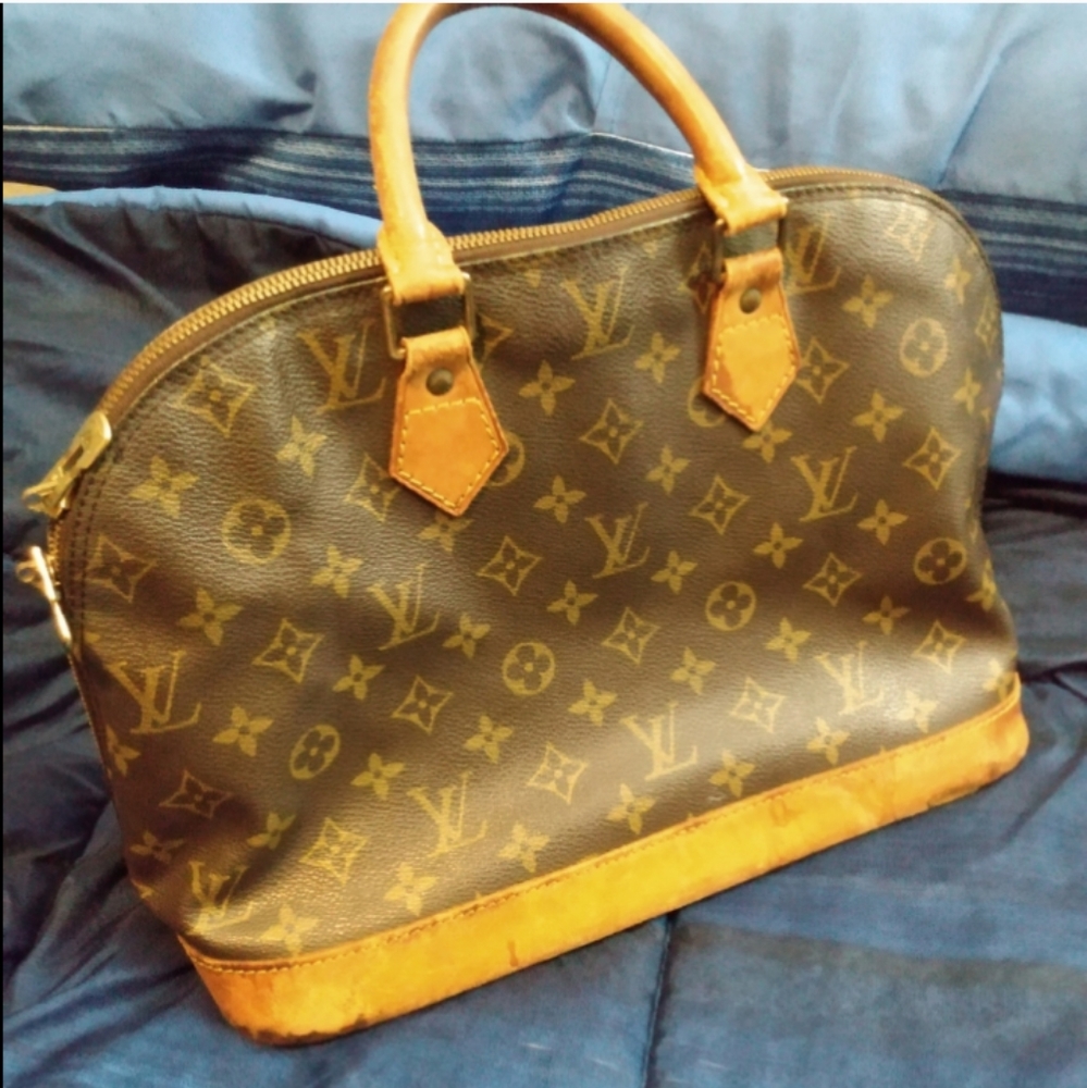 Louis Vuitton Brown Monogram Handbag - Picture 9 of 16
